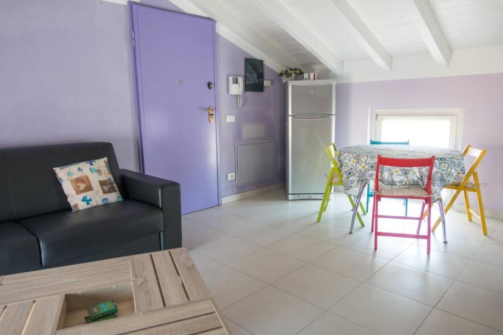 Apartment Viole, Cozy Attic Set In The Old Town Next To The Lake Arona Exterior foto